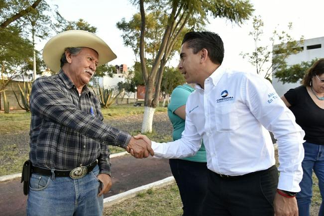 Sosa compromete obras en Colinas del Sur 