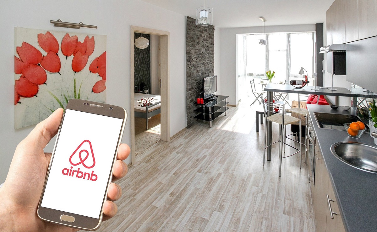 Airbnb prohíbe permanentemente las fiestas en sus alojamientos 