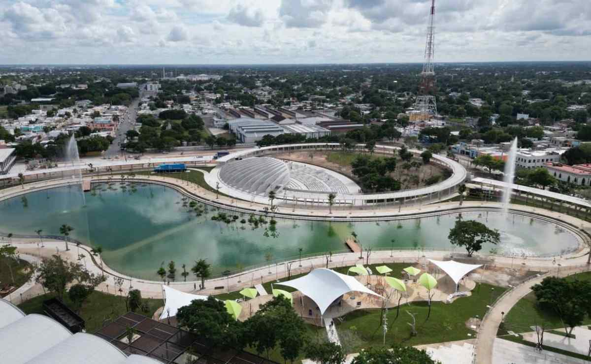 AMLO inaugura junto al gobernador de Yucatán el Gran Parque de la Plancha en Mérida