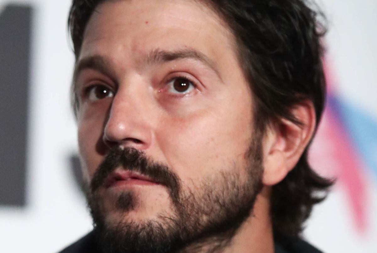 Diego Luna sobre la muerte de su papá, Alejandro Luna. "Despedimos a mi padre de la forma más íntima posible"