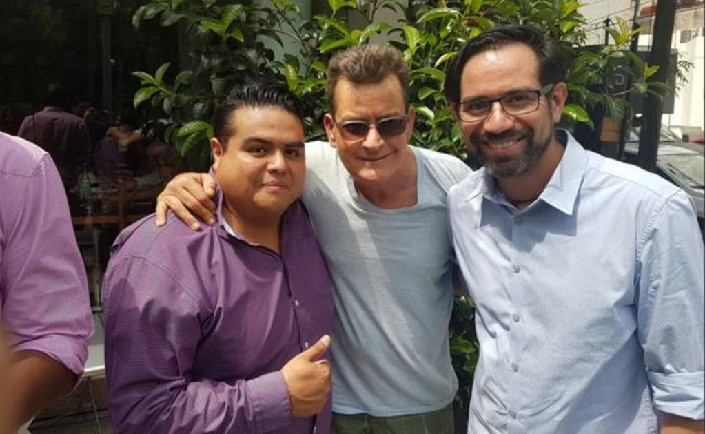 Charlie Sheen spotted in Mexico City 
