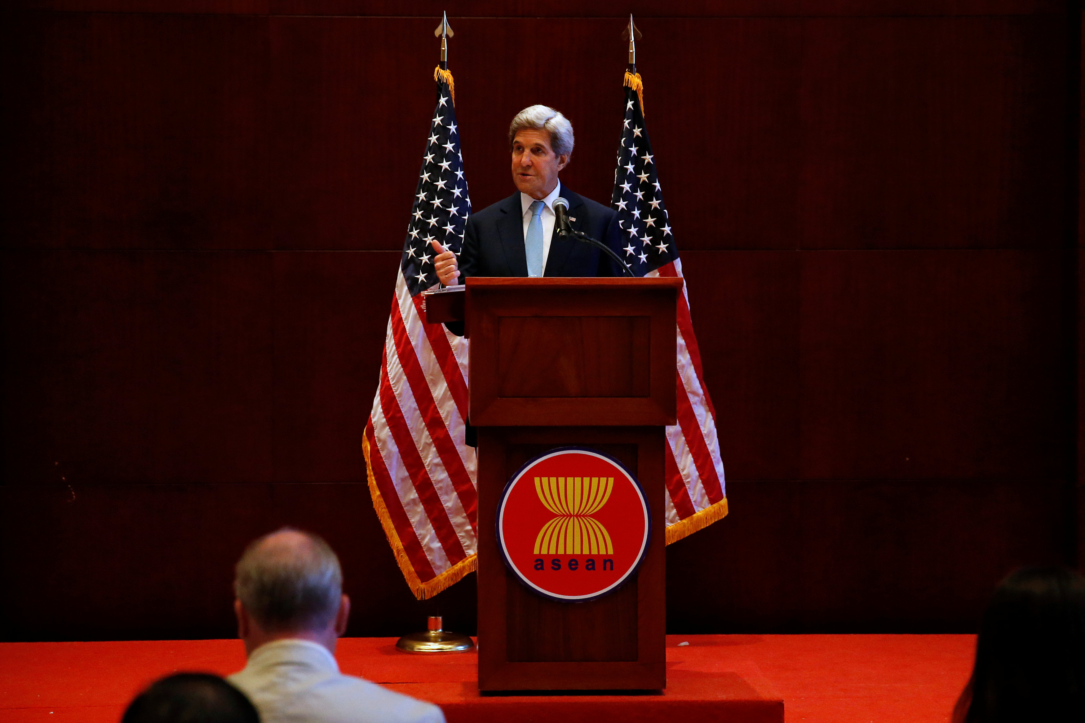 Ofrece Kerry ayuda a Colombia para lograr paz "duradera"