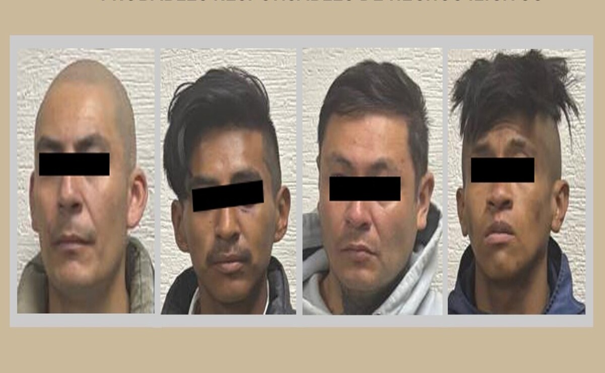 Detienen a dos sujetos en Nicolás Romero con réplicas de armas y droga