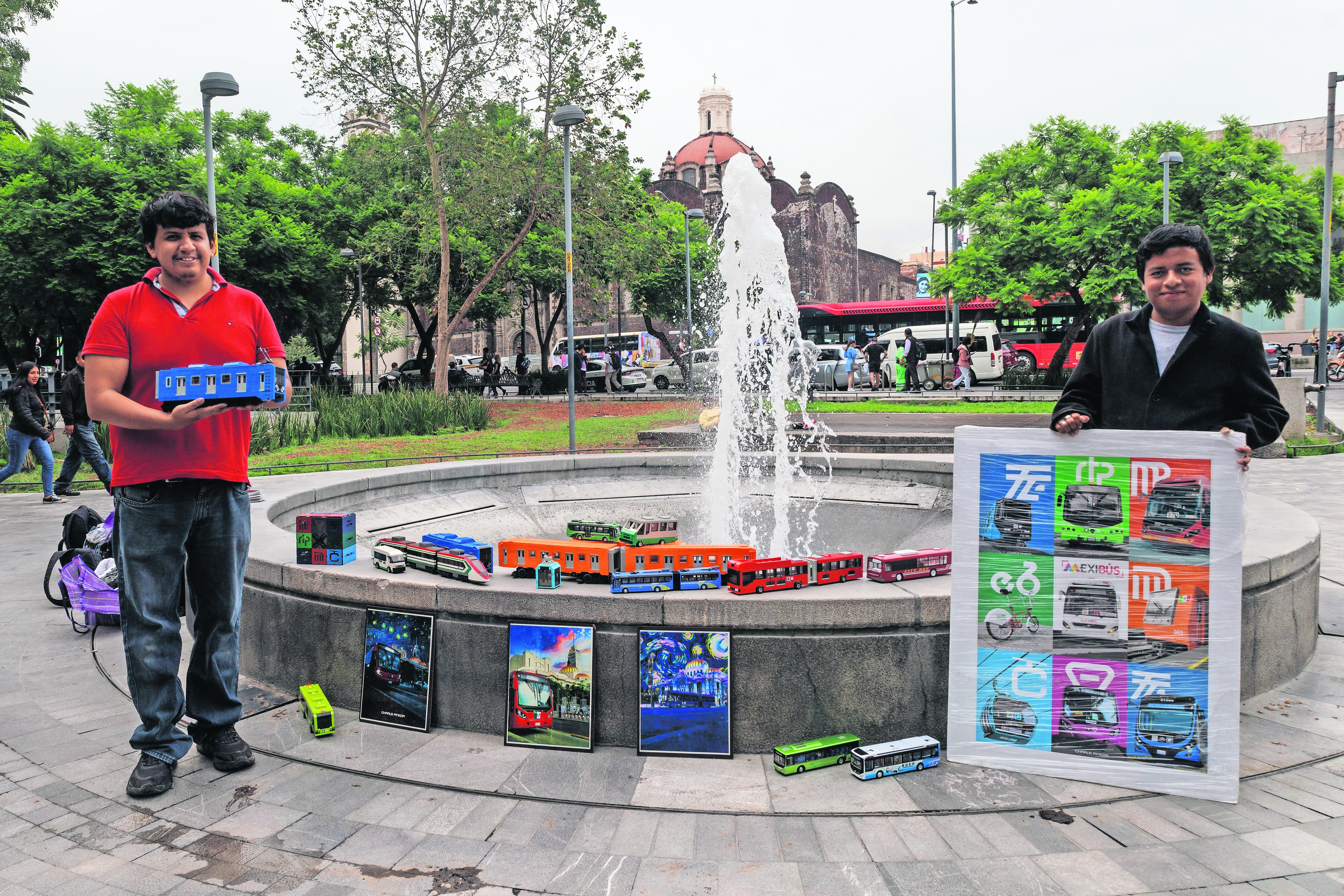 El Metro y el Metrobús tienen sus fans en la CDMX