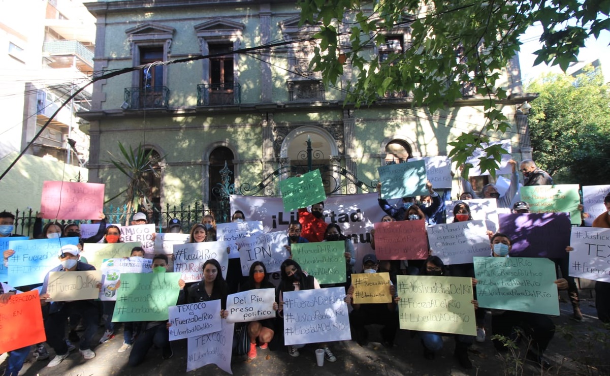Marchan en CDMX por libertad de colaborador de Monreal; acusan de “represión” a Cuitláhuac García 