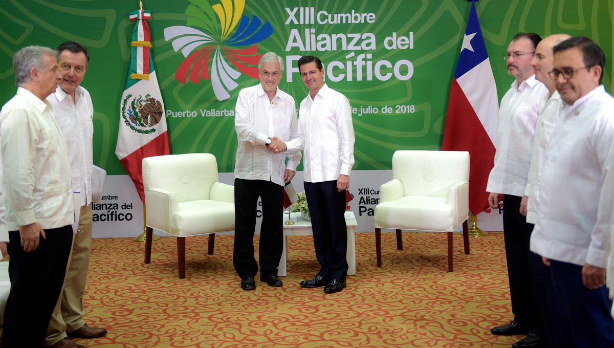 Peña Nieto sostiene encuentro con Piñera