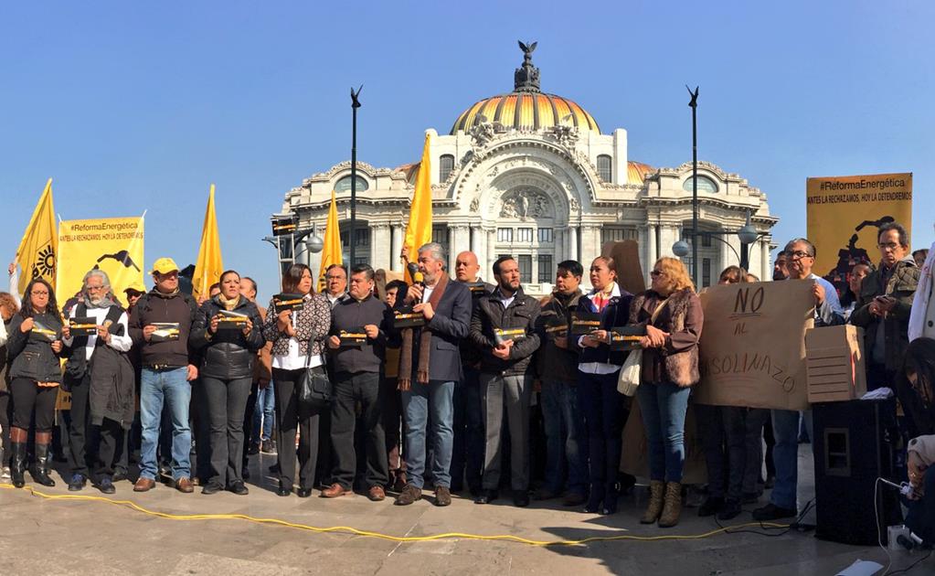 PRD protesta contra gasolinazo en Bellas Artes 