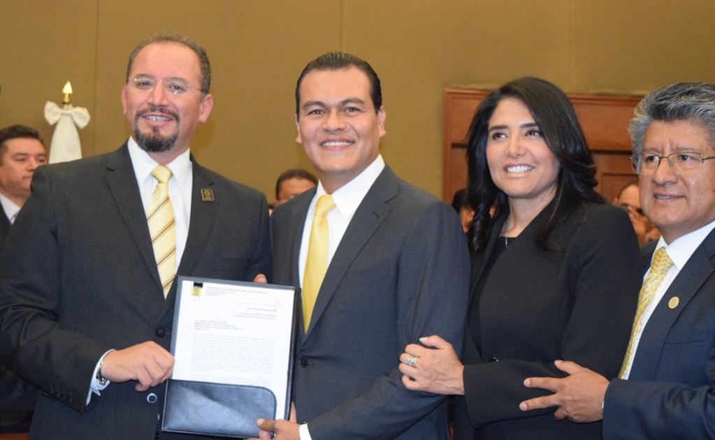 Juan Zepeda registra candidatura al gobierno del Edomex