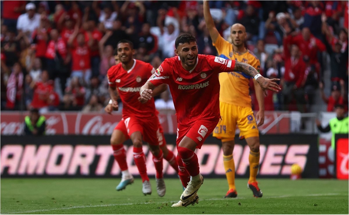 Toluca viene de atrás y derrota a los Tigres 