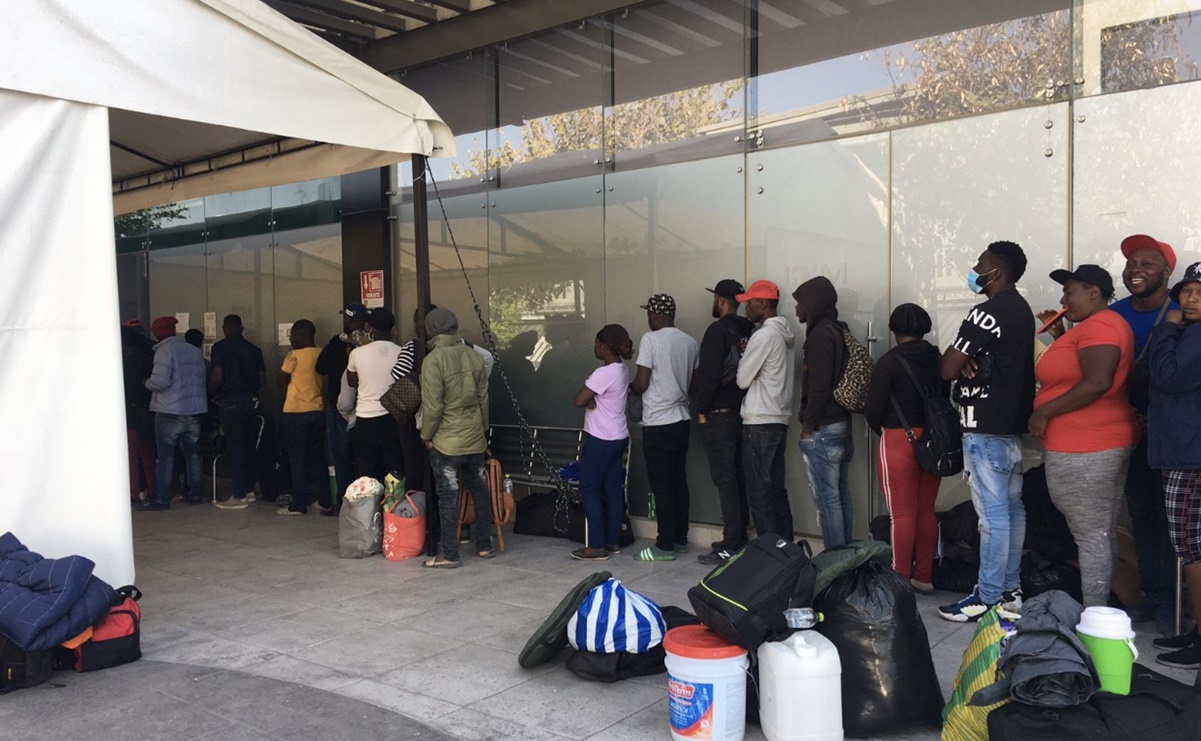 En INM de León más de cien haitianos demandan carnet para quedarse por un año en México
