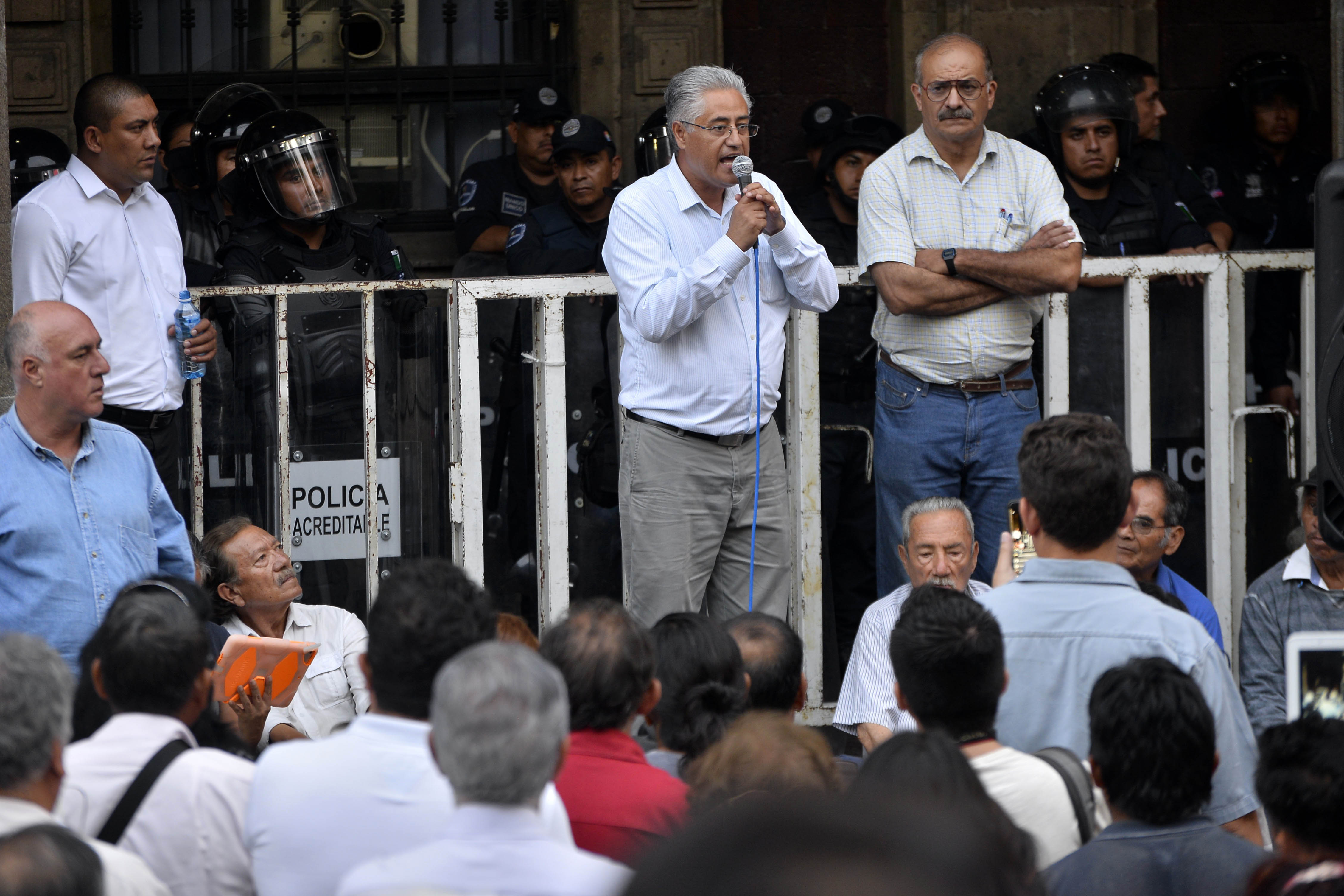 Rector de la UAEM traslada protesta a la CDMX