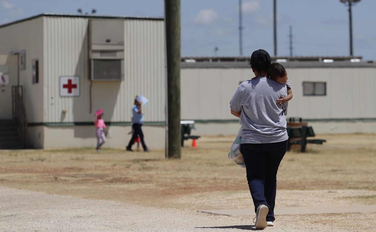 EU suspende deportación de inmigrantes abusadas por ginecólogo 