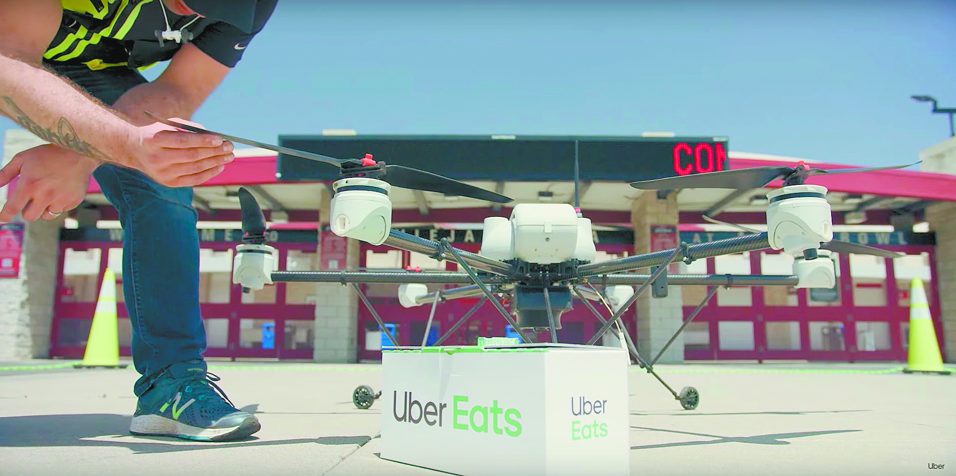 Uber ensaya entrega de comida con drones