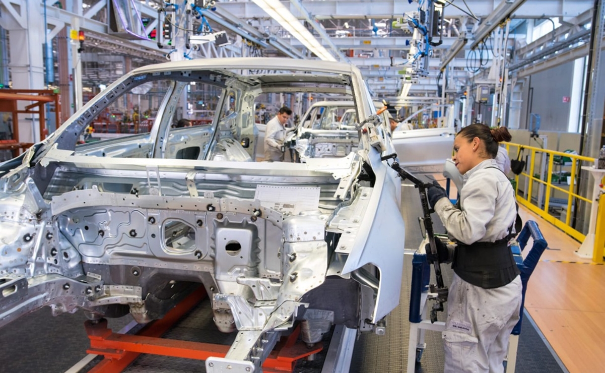 Trabajadores de Audi en Puebla, inician paro de brazos caídos