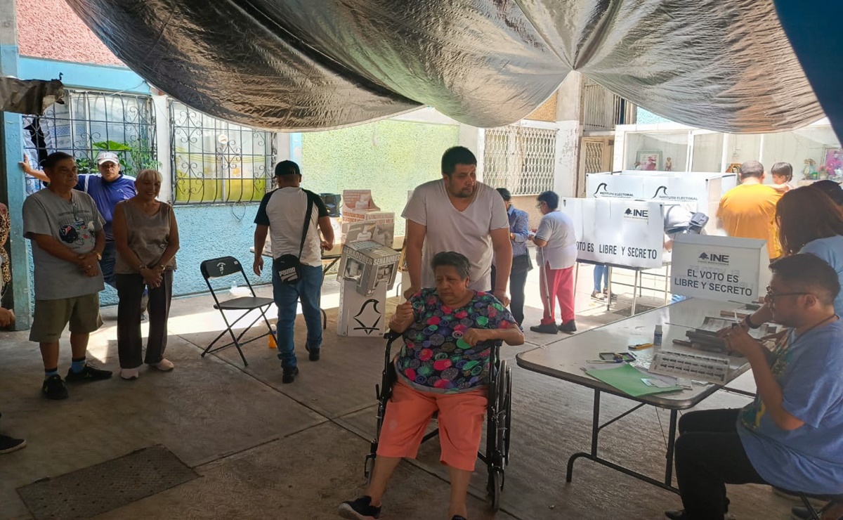 Vecinos de la colonia Morelos votan sin contratiempos