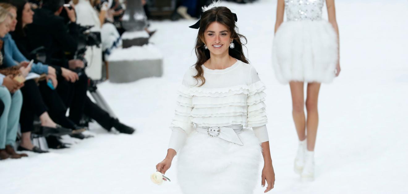 Penélope Cruz en el último desfile de Karl Lagerfeld para Chanel