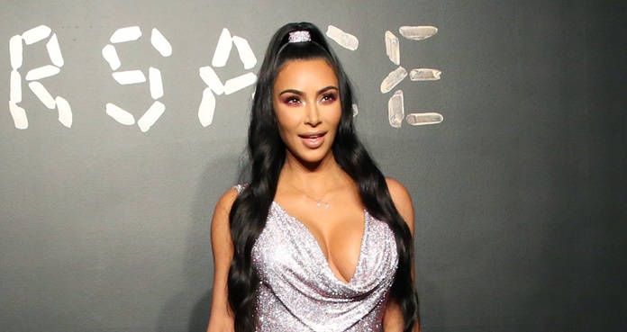 Kim Kardashian revela su secreto para ocultar quemaduras y psoriasis