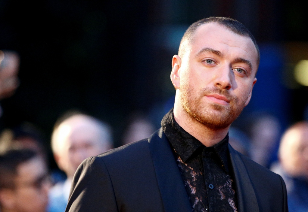 Sam Smith usó tacones en la red carpet de GQ Men of The Year Award