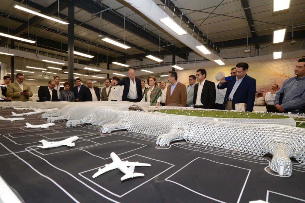 Arely Gómez visita área donde se construye nuevo aeropuerto