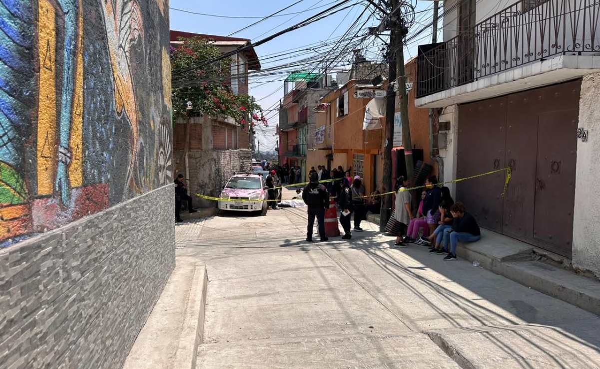 Asesinan a hombre a balazos mientras reparaba su auto, en la alcaldía Álvaro Obregón
