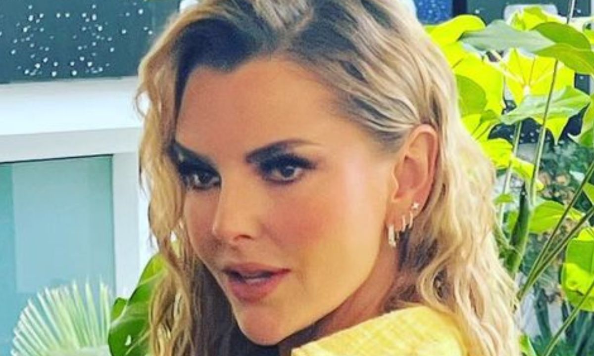 Marjorie de Sousa impone moda con el vestido más top de la temporada