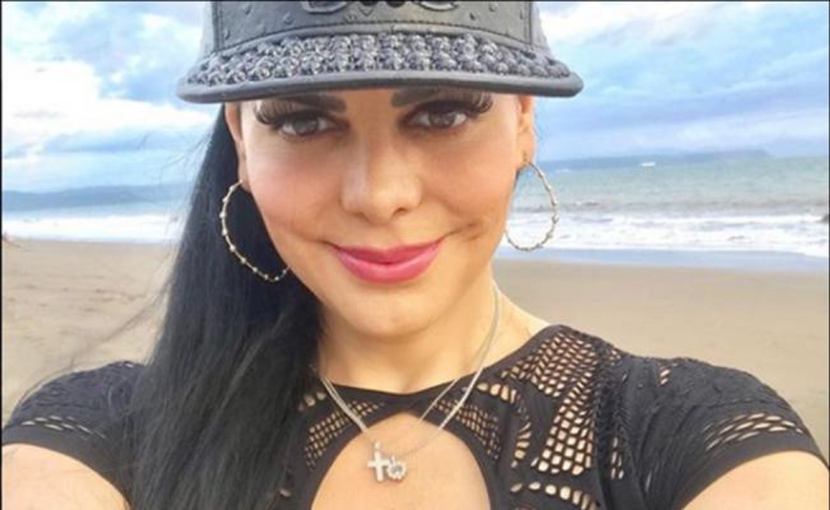 Maribel Guardia luce cuerpazo en bikini a los 58 años