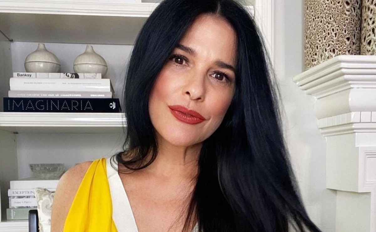 Martha Debayle anuncia el lanzamiento de su línea de maquillaje 