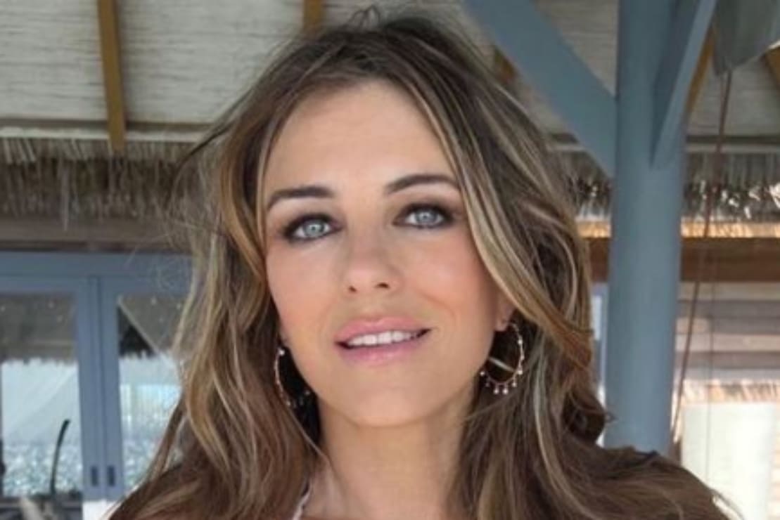 Elizabeth Hurley impacta con sensuales fotos para película dirigida por su hijo