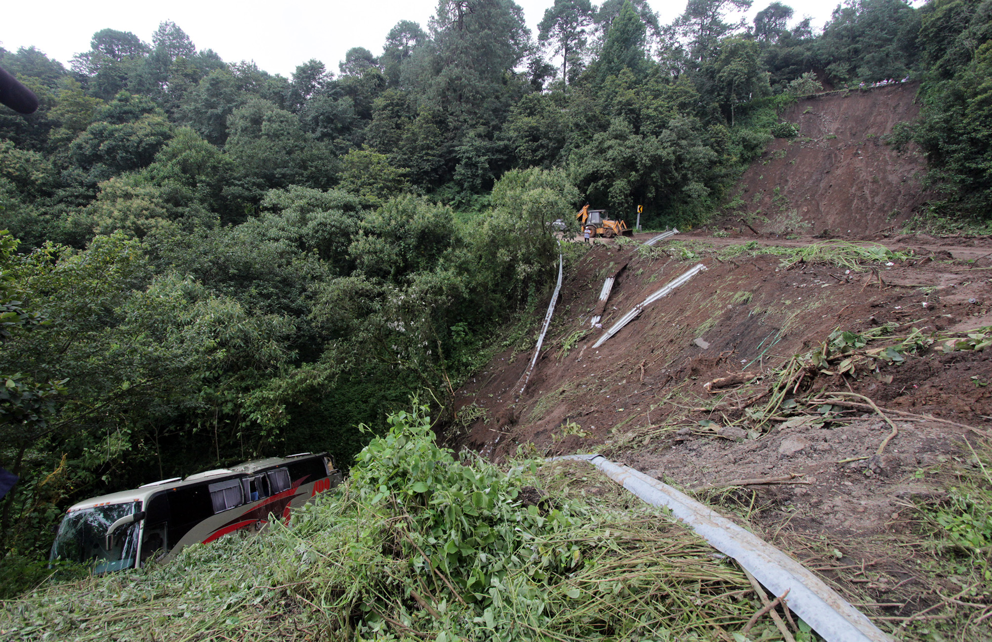 Tras Earl, emergencia en 3 municipios de Puebla