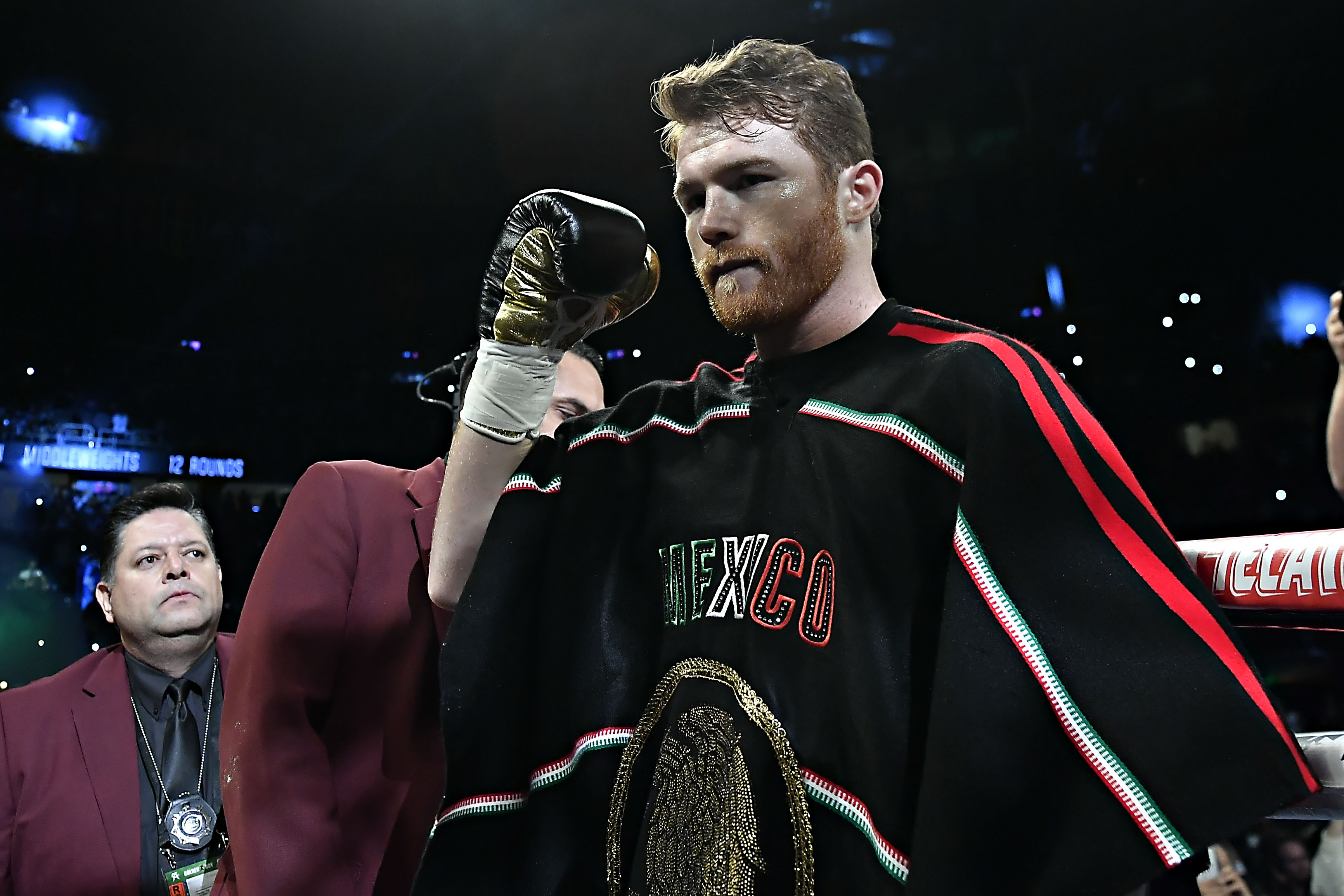 Canelo Álvarez usará marca de guantes mexicana en Las Vegas 