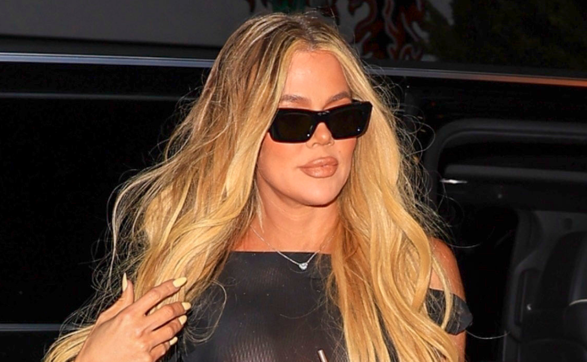 Khloe Kardashian enciende con braless en minivestido transparente a lado de Kylie Jenner