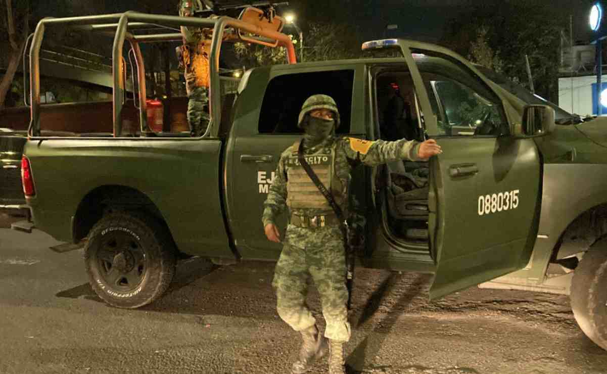 Reportan movilización policiaca por bodega que almacena litros de gasolina ilegal en Iztacalco
