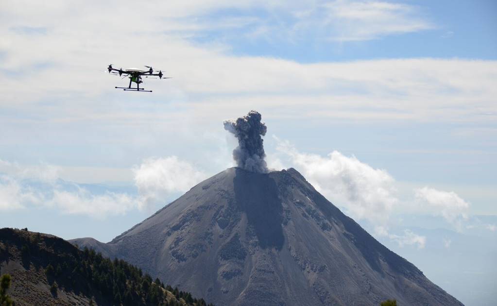 Construyen dron para monitorear volcán de Fuego