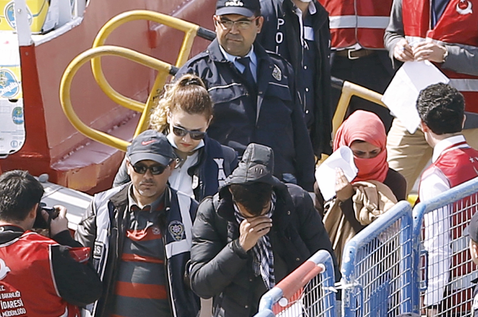 Refugiados vuelven a Turquía sin mirar atrás 