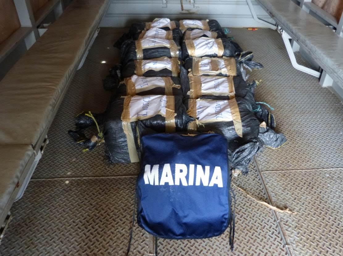 Hallan 212.5 kg de cocaína flotando en el mar de Chiapas