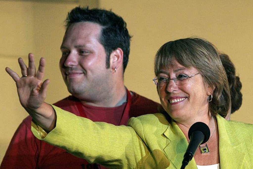 Chile: Declara hijo de Bachelet por tráfico de influencias
