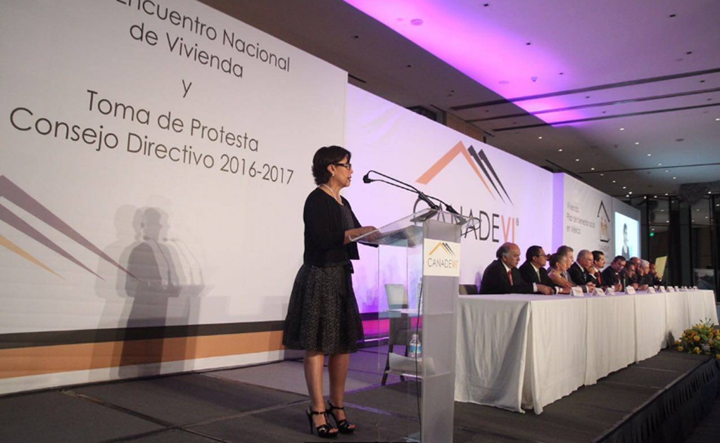 Con vivienda prosperan economía y familias: Rosario Robles