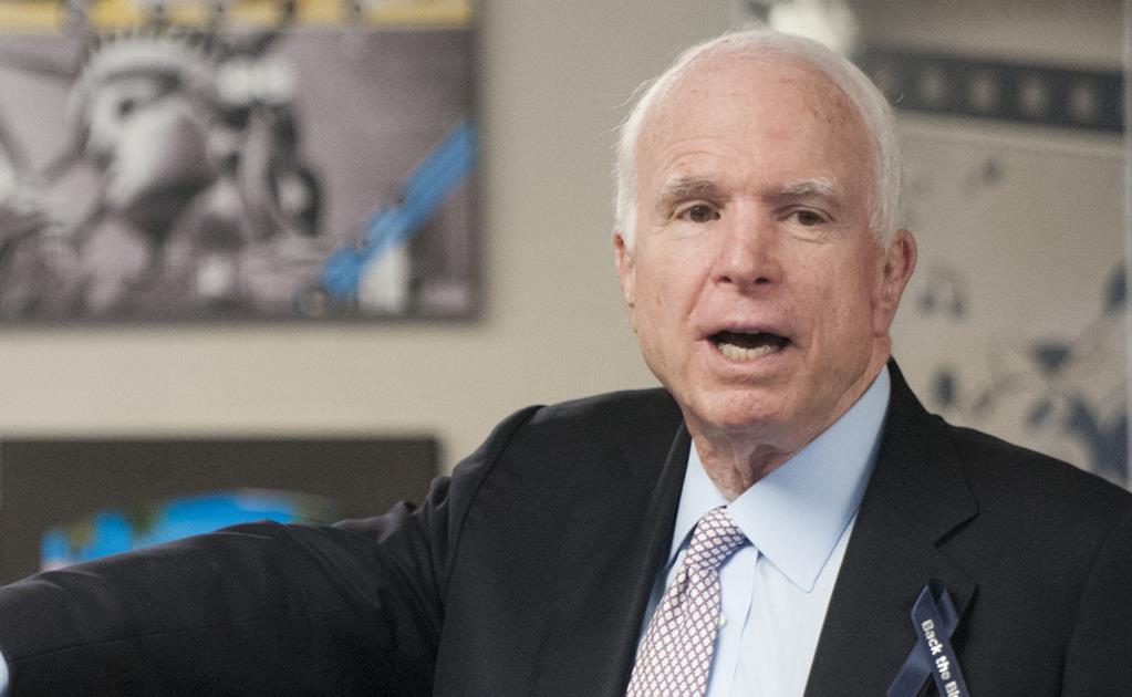 McCain critica a Trump por comentarios contra musulmanes