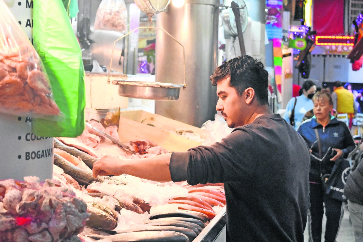 Se encarecen productos para la cena navideña