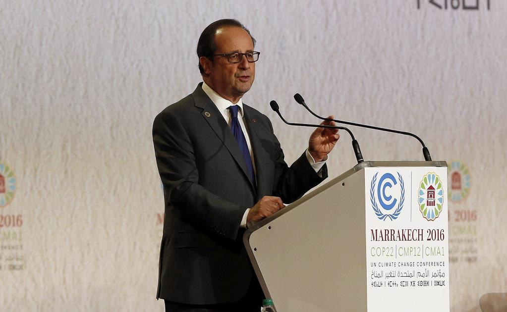 Hollande dice que EU debe respetar los compromisos del Acuerdo de París