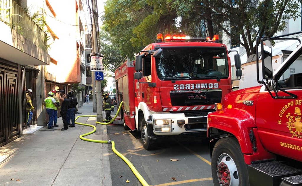 Se registra incendio en departamento de la Nápoles