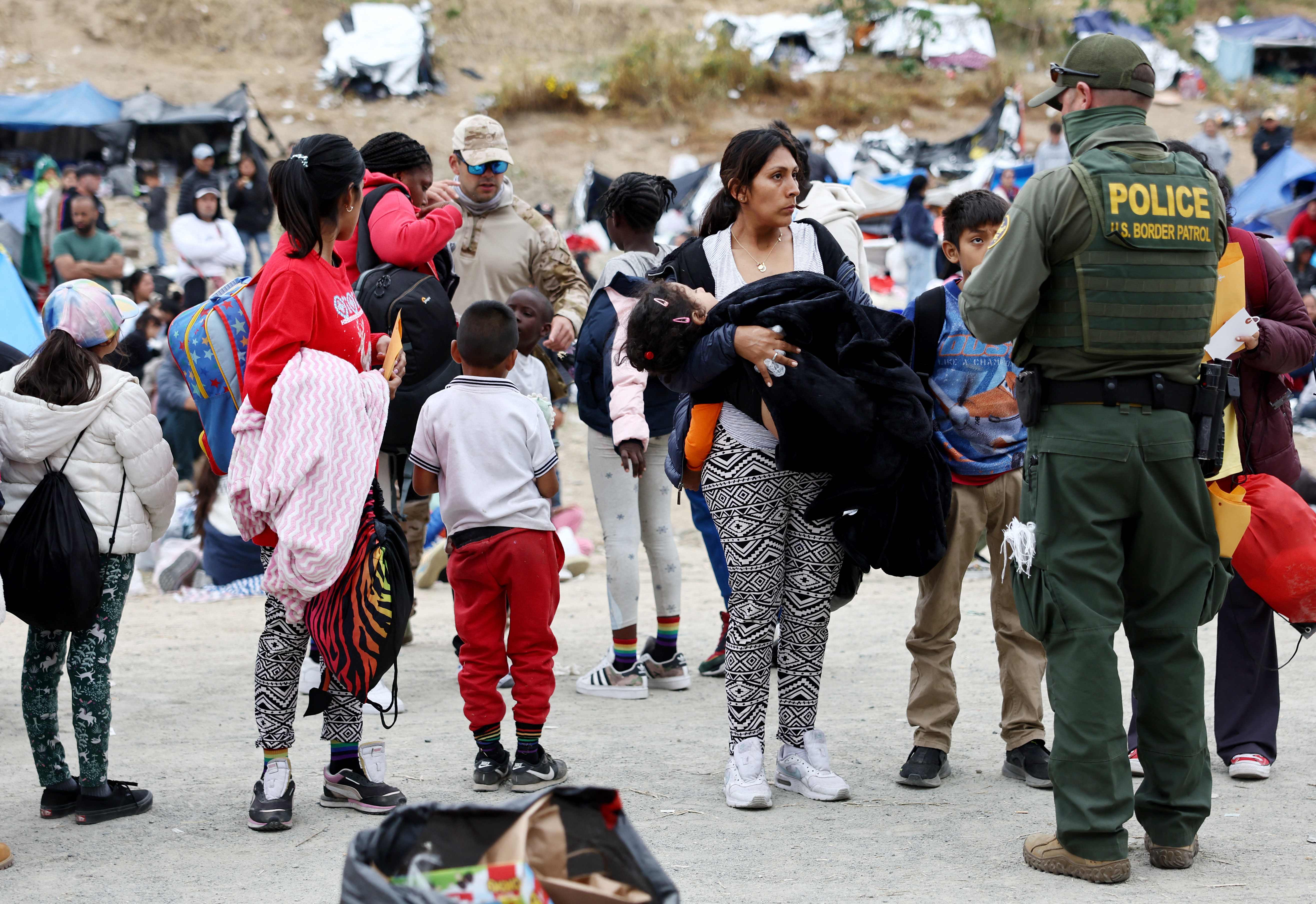 Histórico acuerdo migratorio: México y EU permitirán solicitudes de asilo desde territorio mexicano