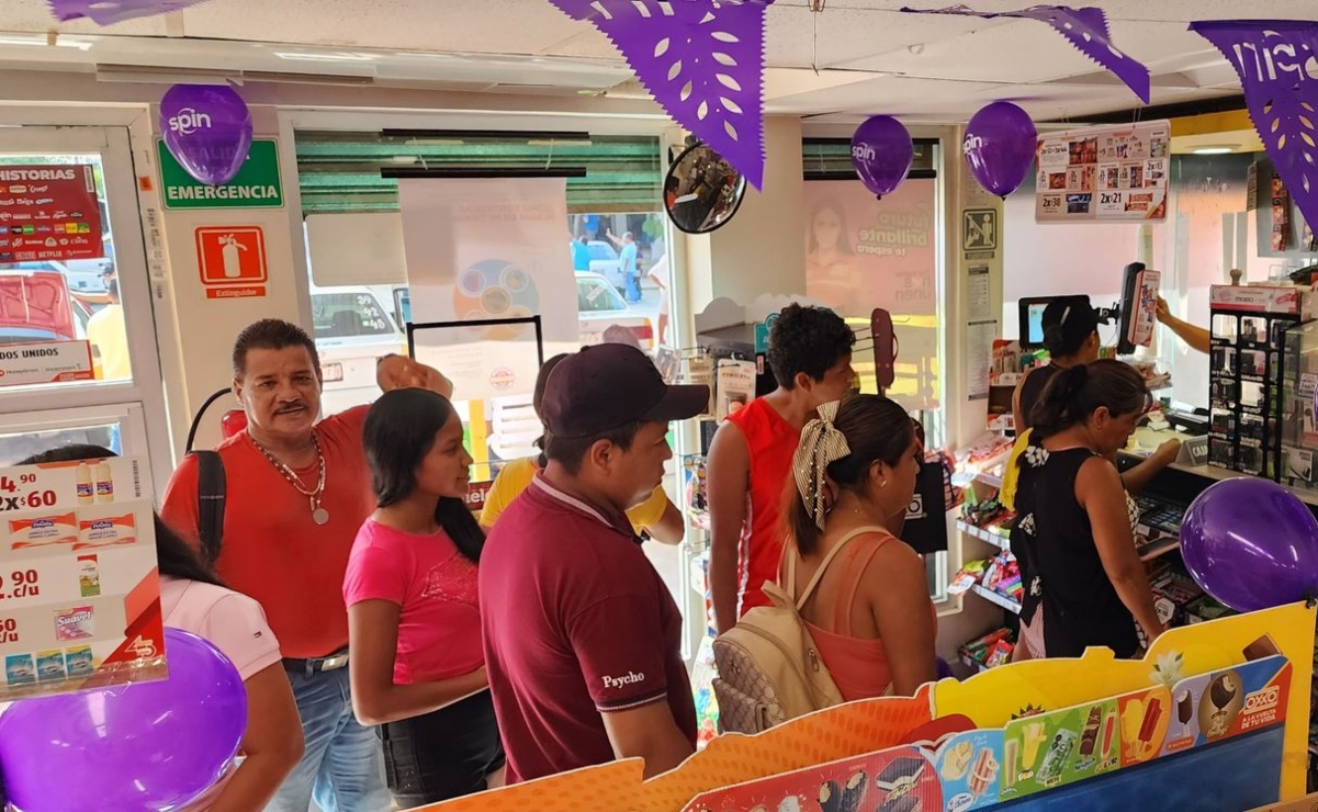 Huracán "Otis": Oxxo reabre primer tienda en Acapulco