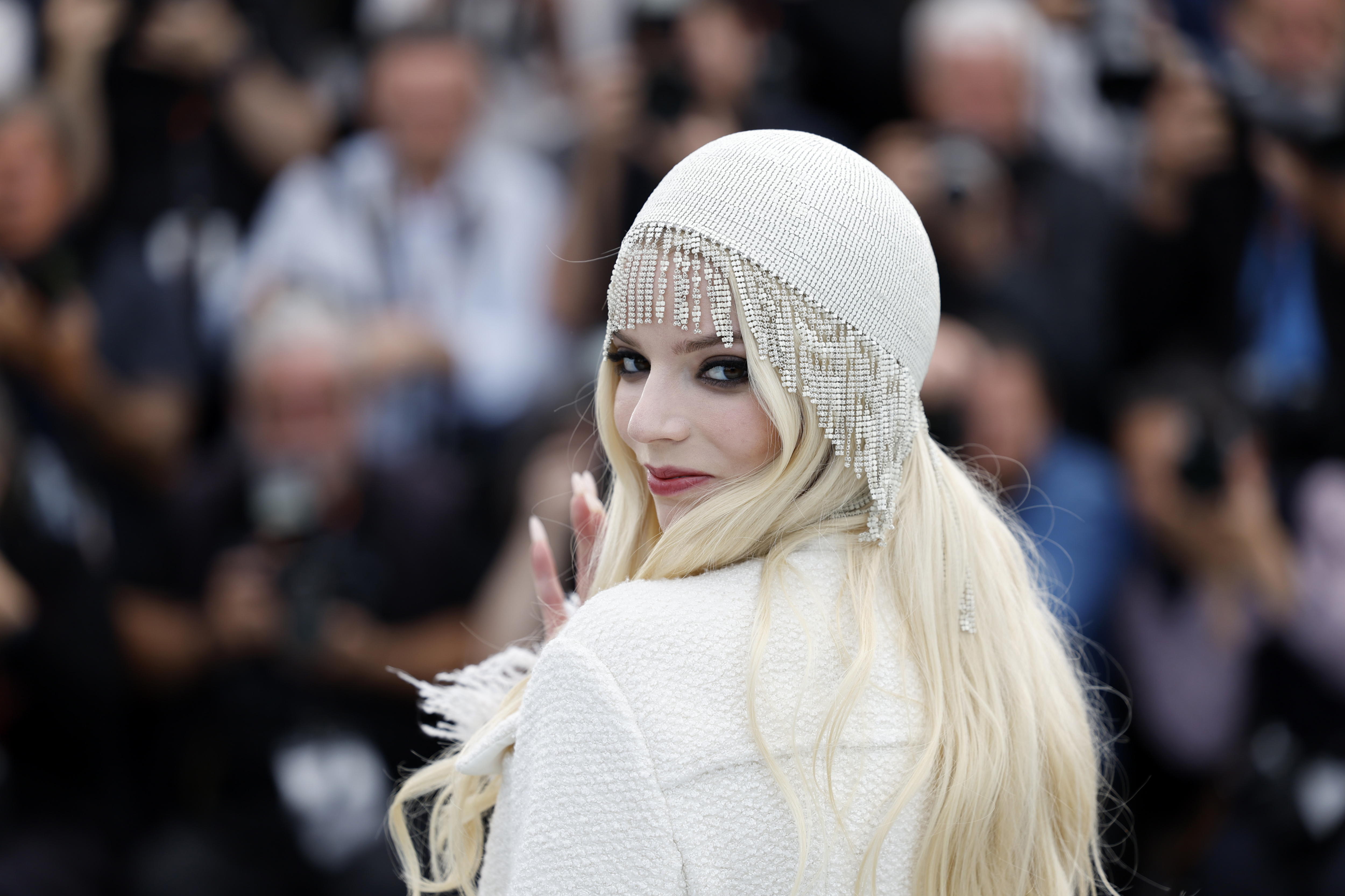 Anya Taylor-Joy se luce etérea con look de lujo en el Festival de Cine de Cannes