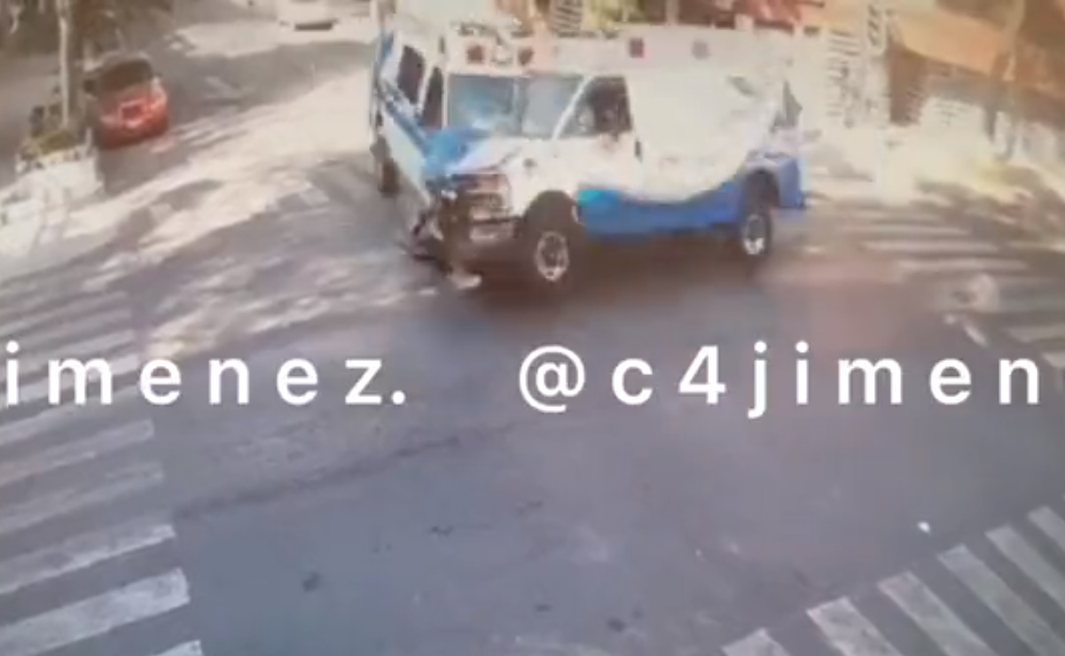 A toda velocidad; video del momento exacto del choque de ambulancias en la Roma 