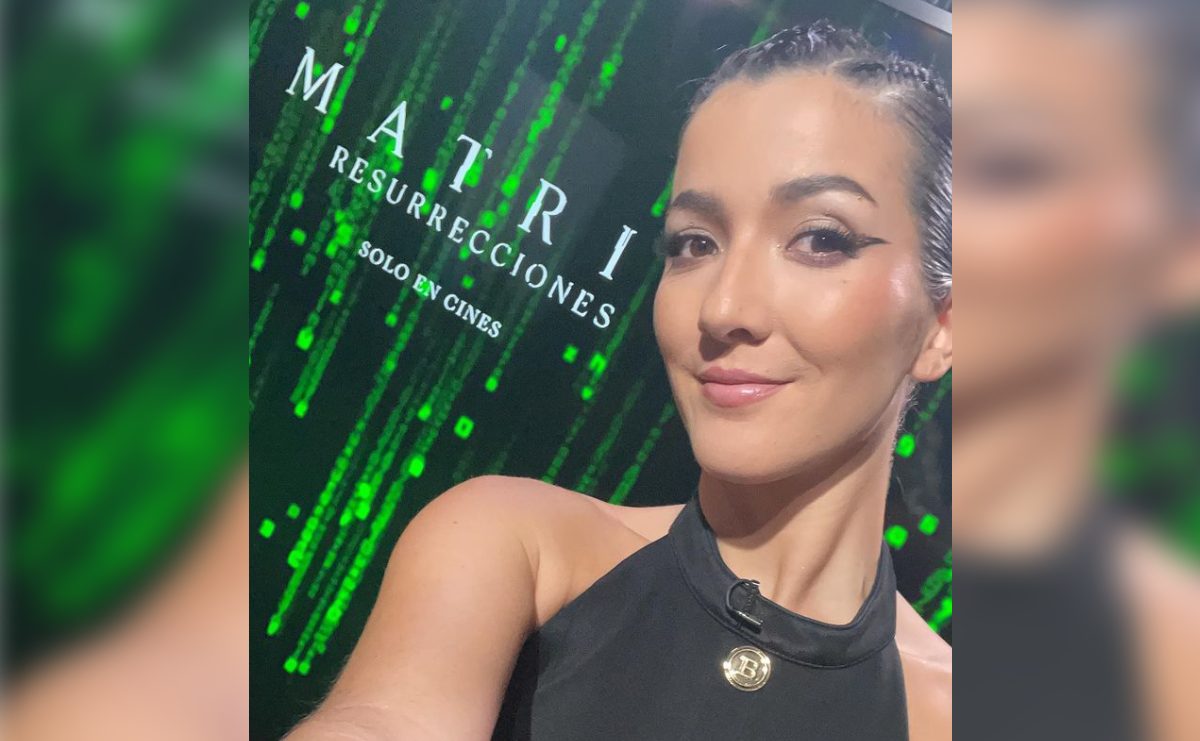 Eréndira Ibarra lució vestido escotado en la premiere de "The Matrix"