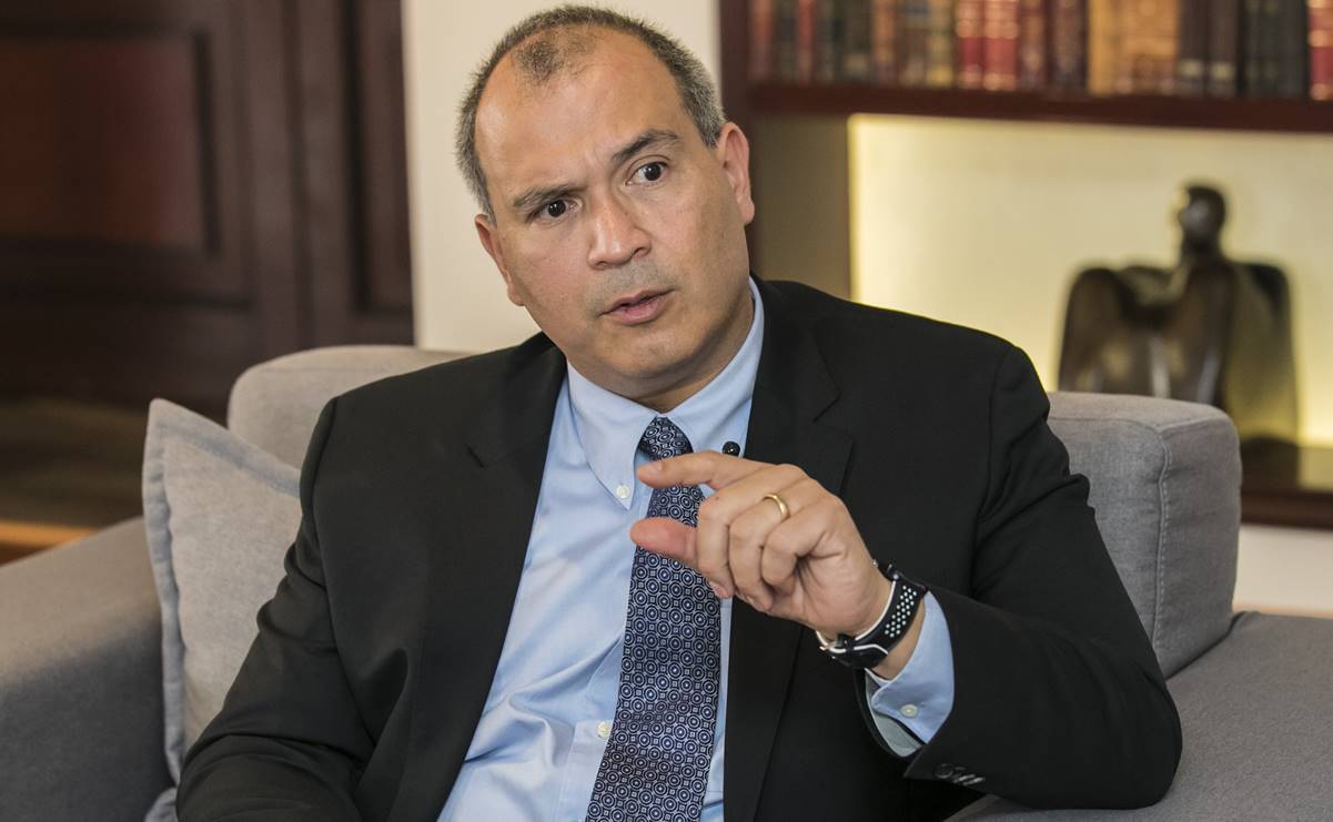 A petición de Interpol, INM emite alerta migratoria contra Carlos Treviño, exdirector de Pemex