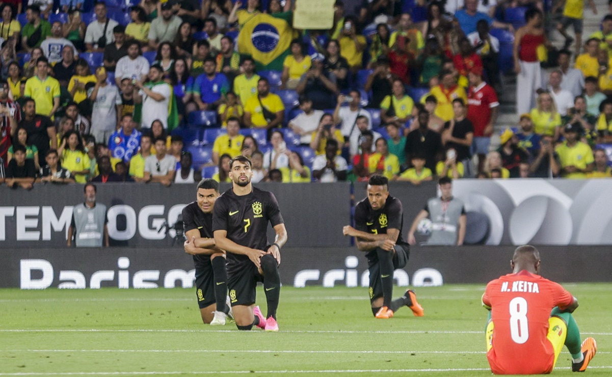 Brasil saltó al campo por primera vez usando una camiseta negra en protesta contra el racismo