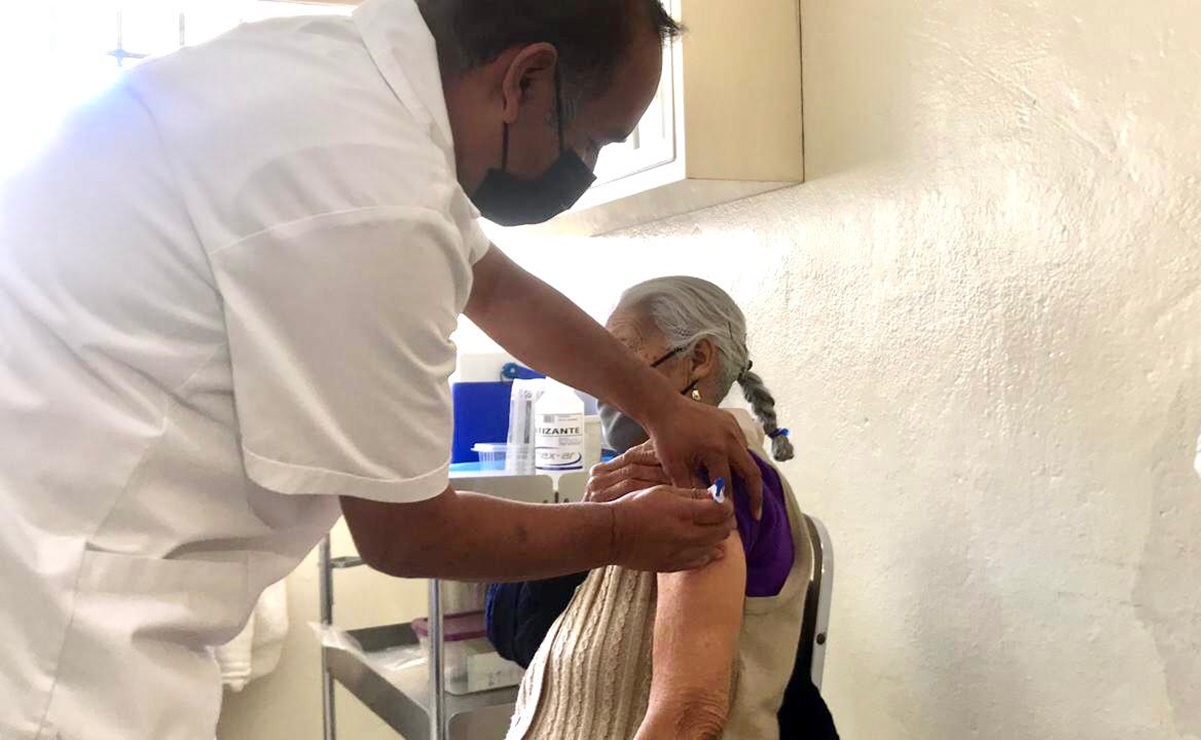Puebla aplicará más de 42 mil vacunas a adultos mayores en zonas marginadas
