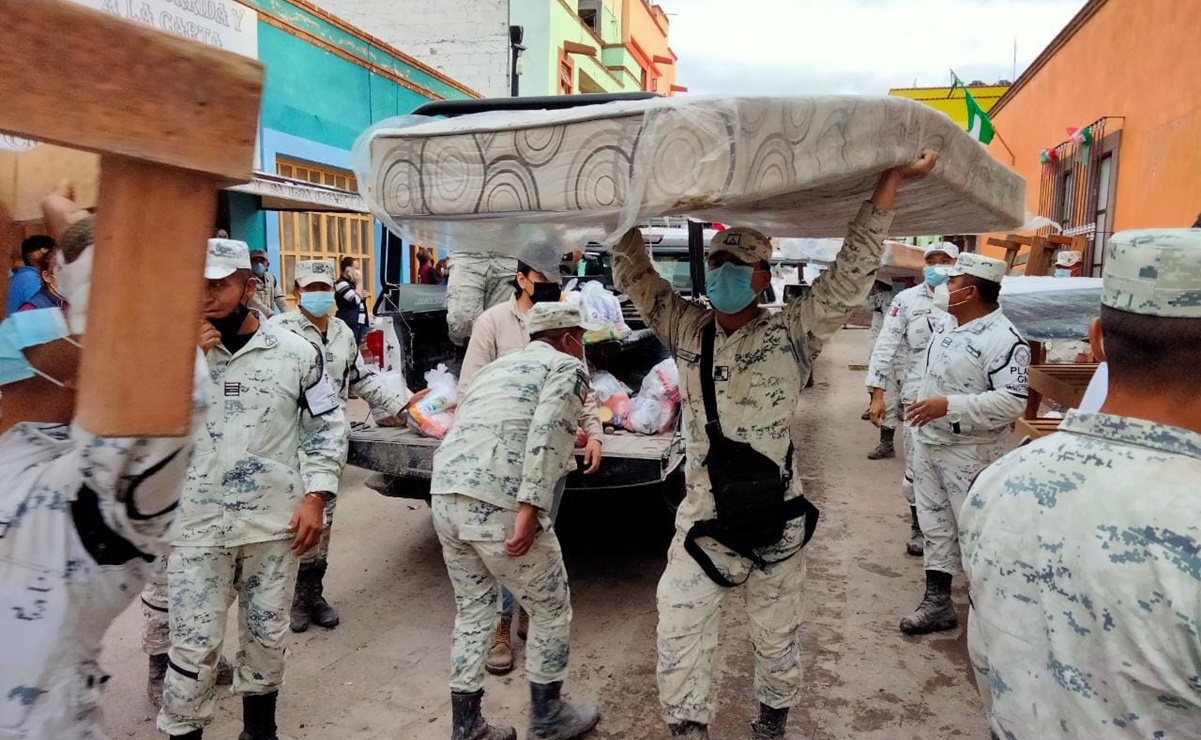 Guardia Nacional apoya en labores de remoción y limpieza a habitantes de Tula e Ixmiquilpan